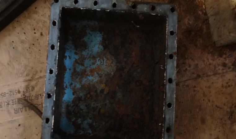 IHI TRE60 1st-stage cooler end cover with heavy rust