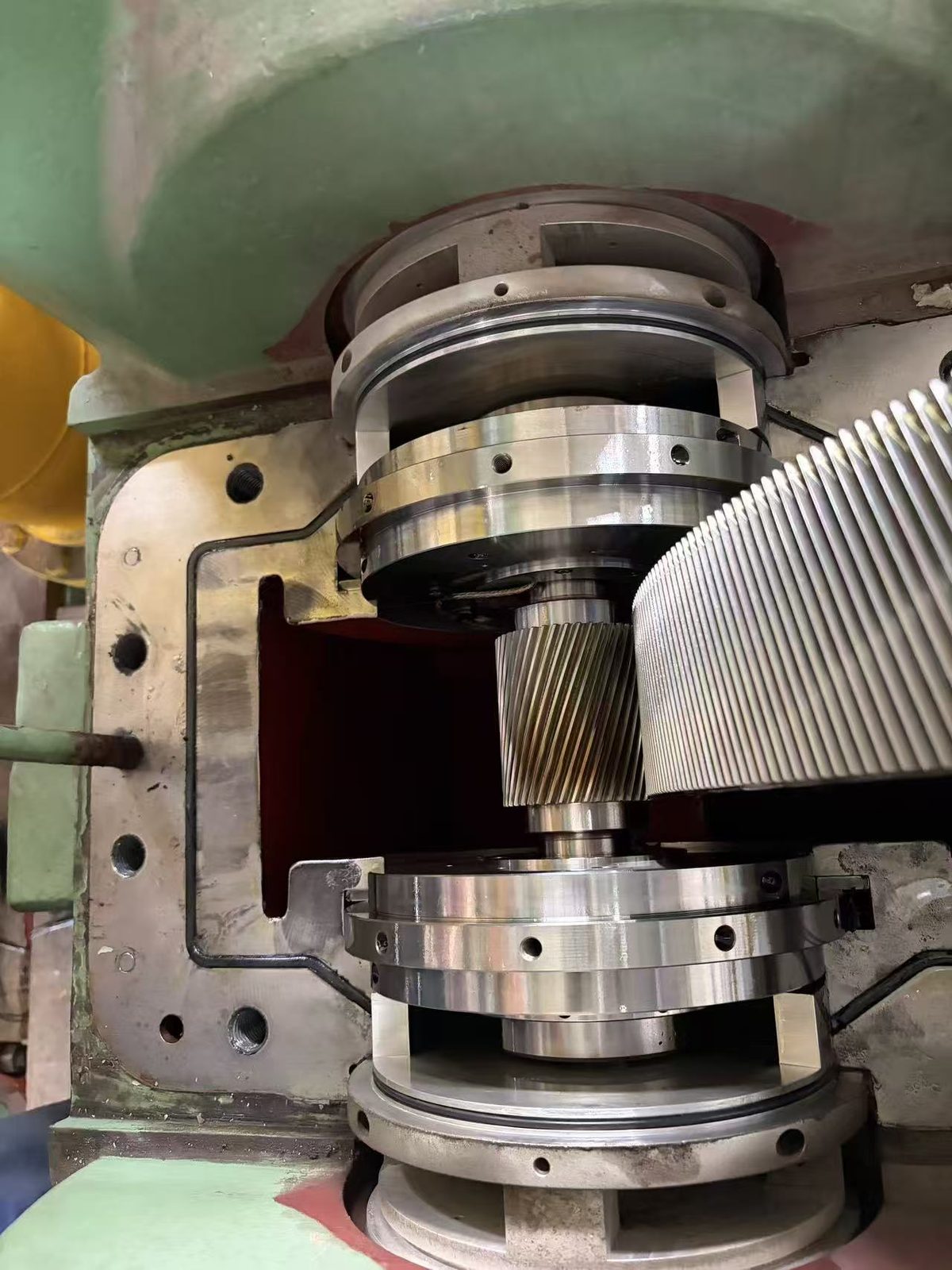 Cameron MSG overhaul — pinion shaft assembly and bearing clearance measurement